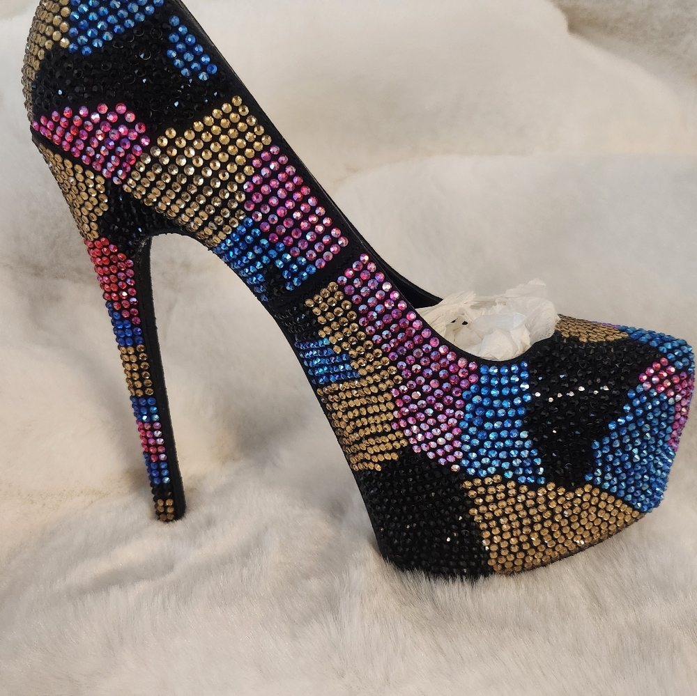 Size 7 Steve Madden heel